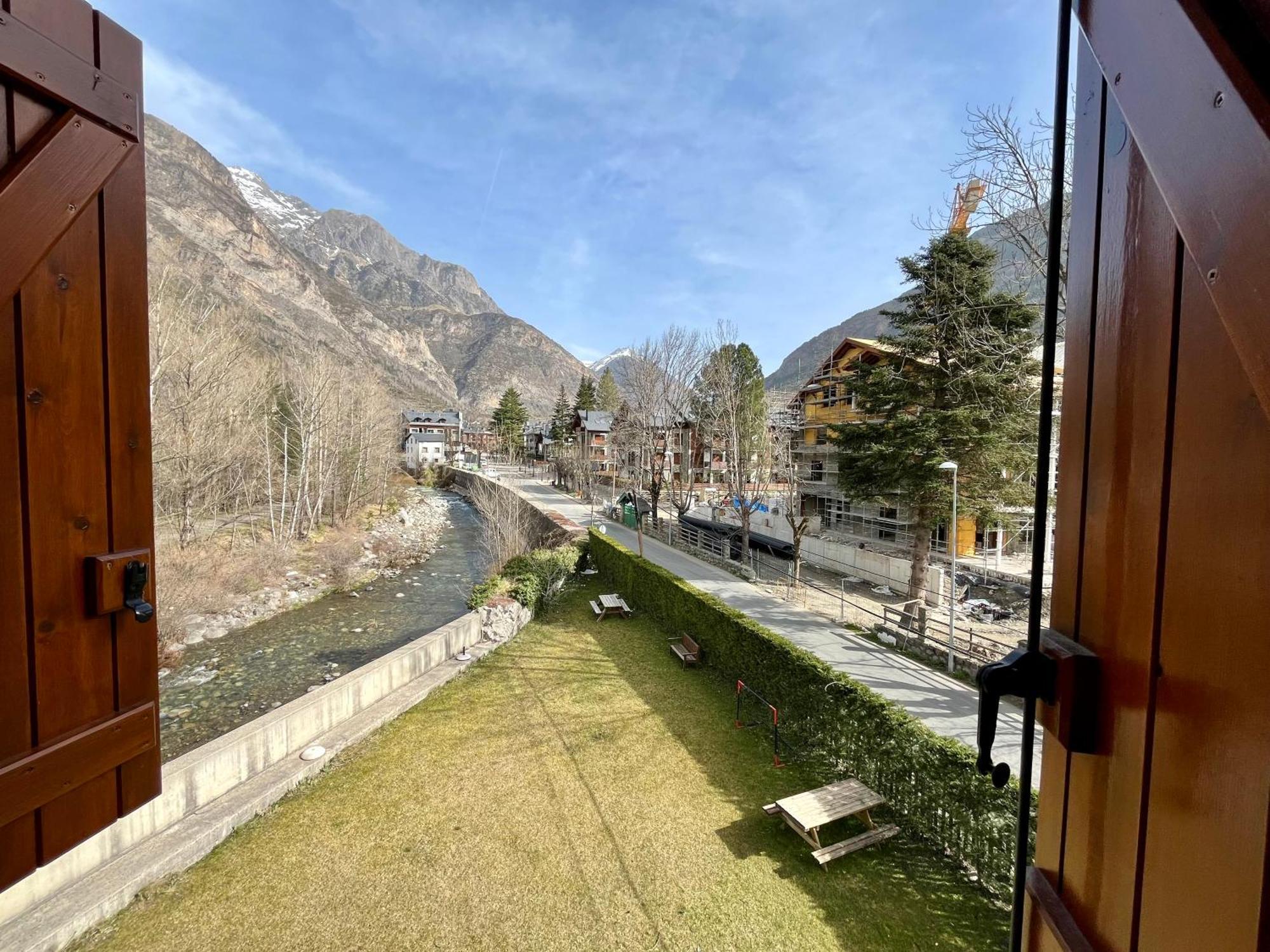 B13 - La Granja 2º - Villmor Apartment Benasque Luaran gambar