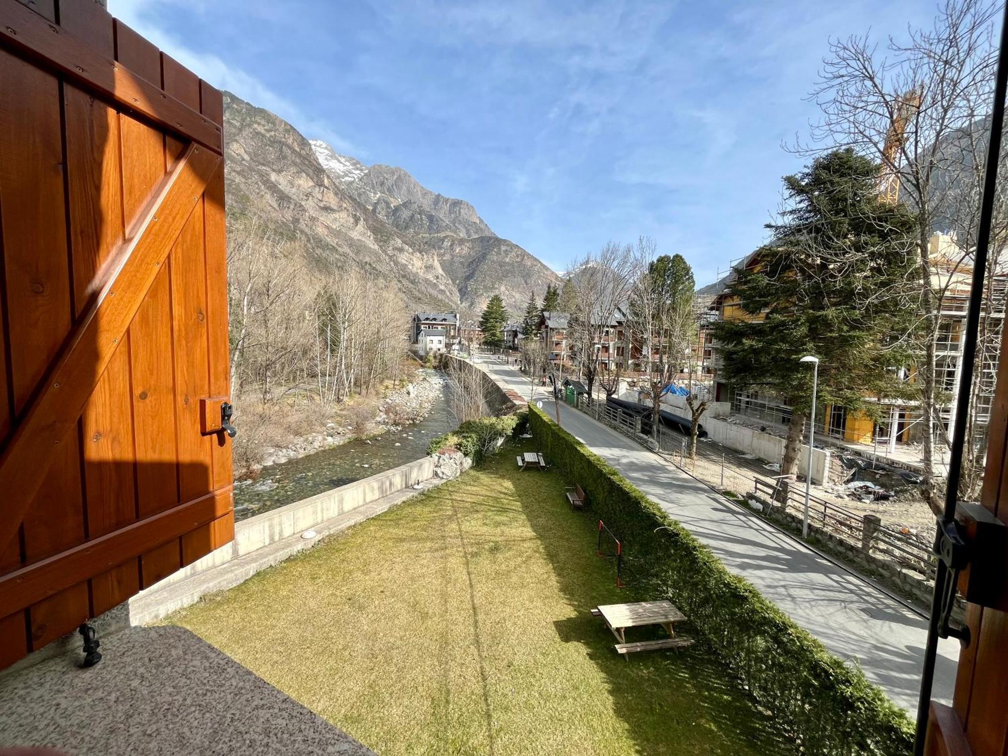 B13 - La Granja 2º - Villmor Apartment Benasque Luaran gambar