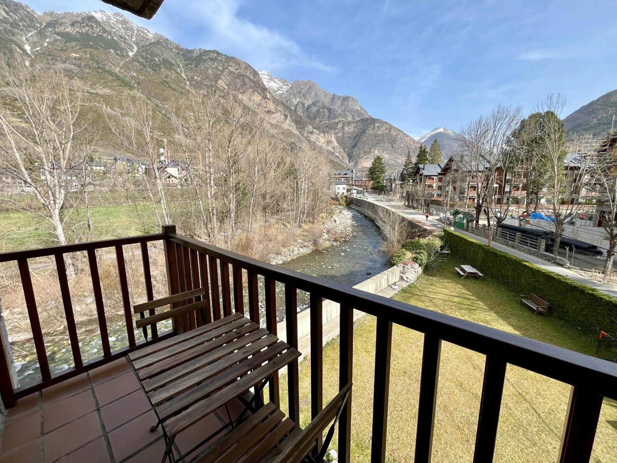 B13 - La Granja 2º - Villmor Apartment Benasque Luaran gambar