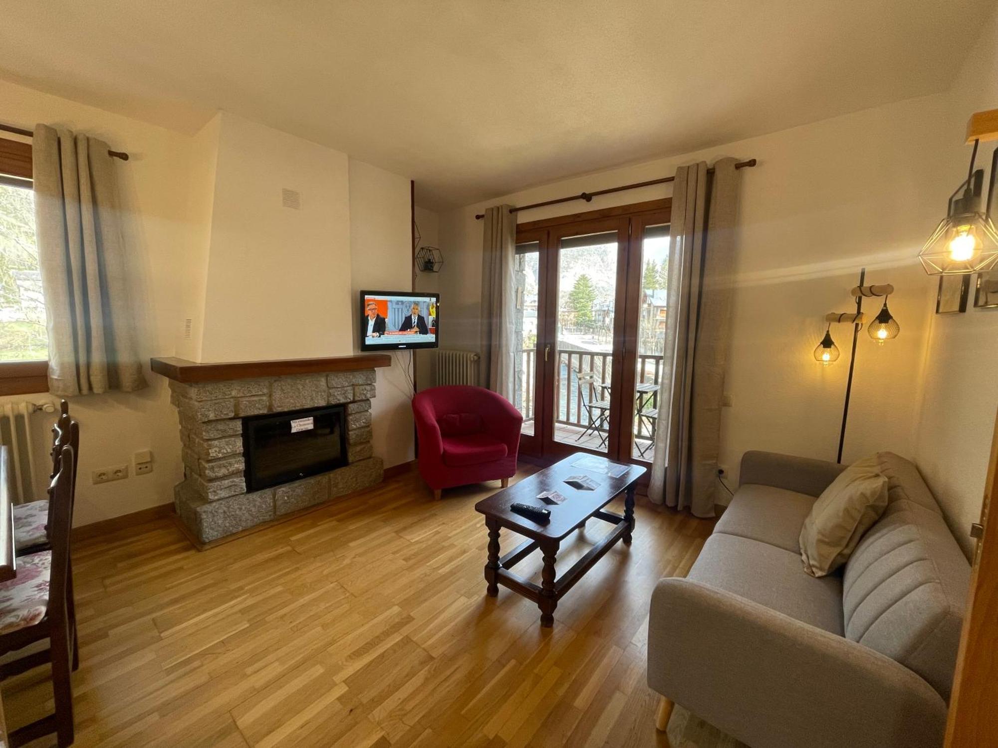 B13 - La Granja 2º - Villmor Apartment Benasque Luaran gambar